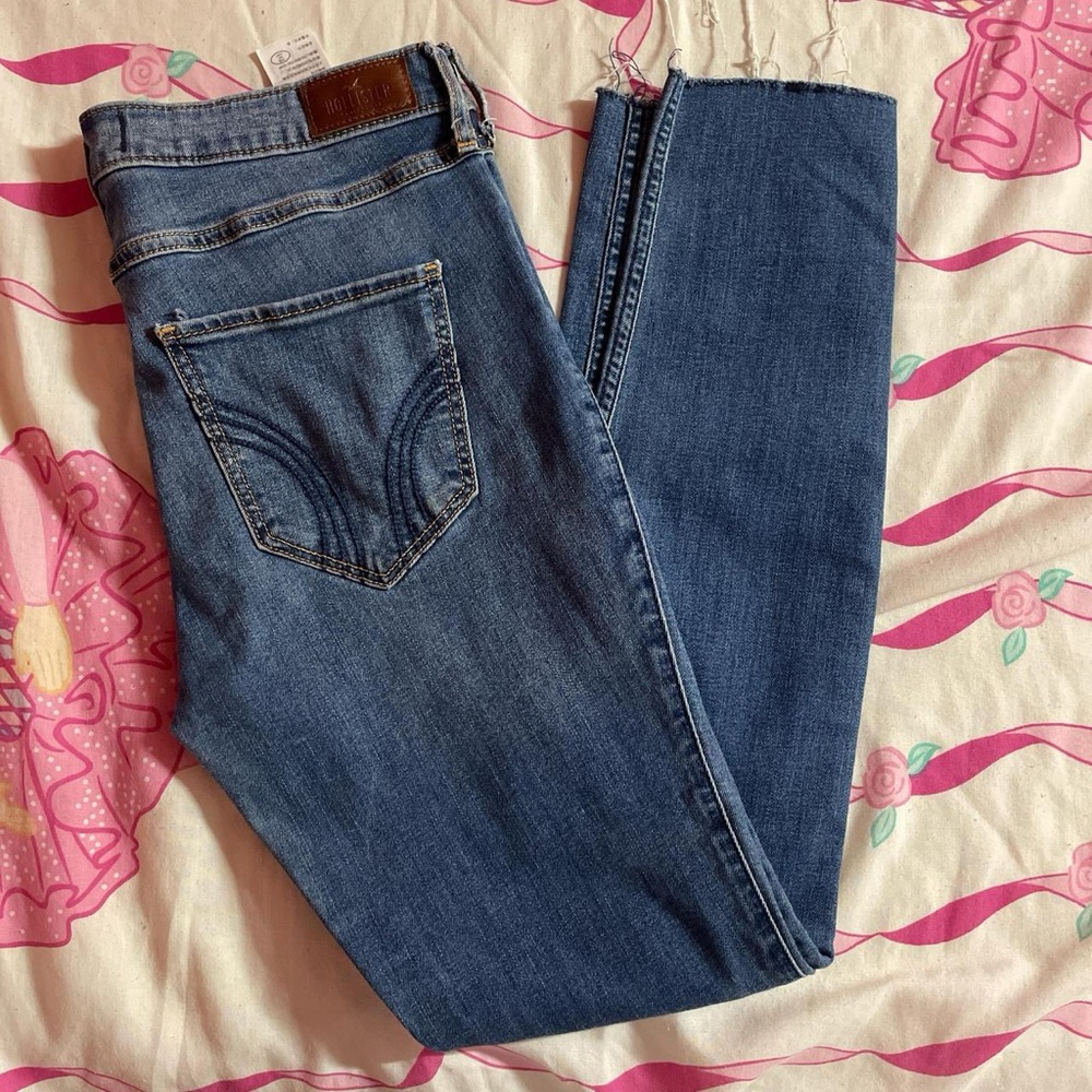 hollister high rise super skinny ripped jeans